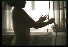 サンドラは公衆トイレで彼女の裸のお尻を示しています セックス 女の子 動画