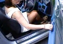 クラブで酔っぱらってパーティーは野生の輪姦に変わります 女性 sex 動画
