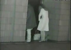 あなたの隣人は、古いたわごとを目を覚まし、彼女を吹き飛ばし、彼女を服を脱ぎ、電話でクソする 女性 sex 動画